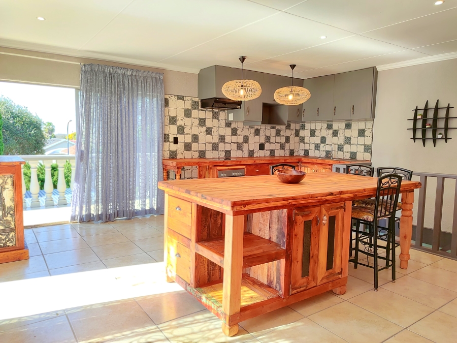 6 Bedroom Property for Sale in Doringkruin North West